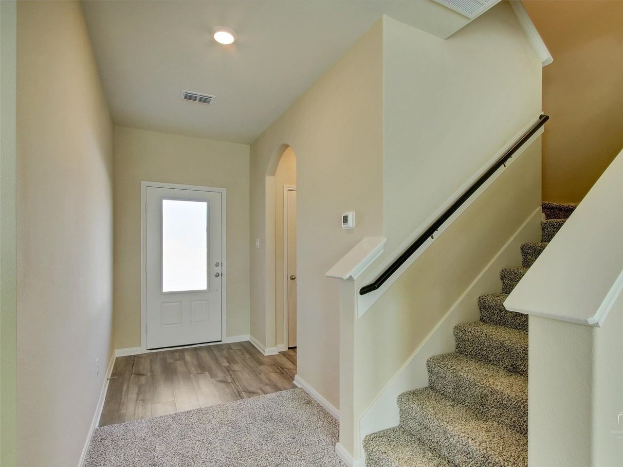 3217 Bowen St - Photo 2 of 25