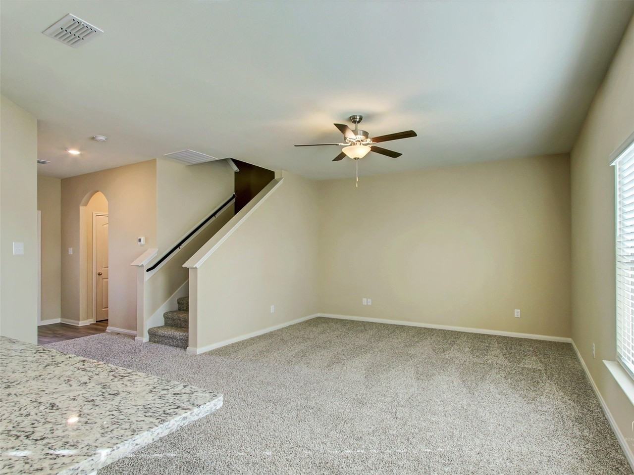 3217 Bowen St - Photo 3 of 25