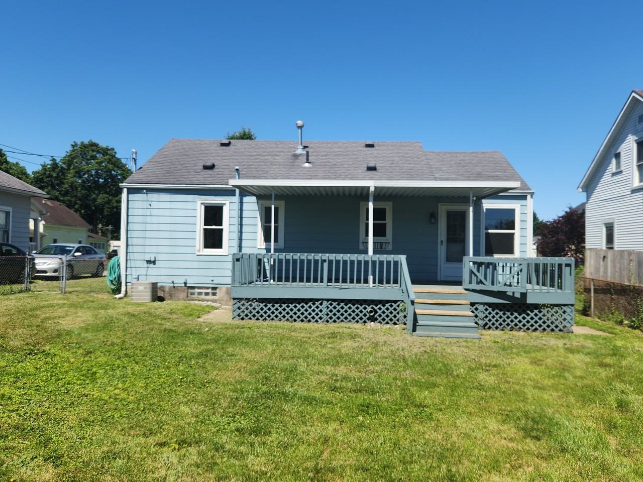 609 Michigan Ave - Photo 2 of 19