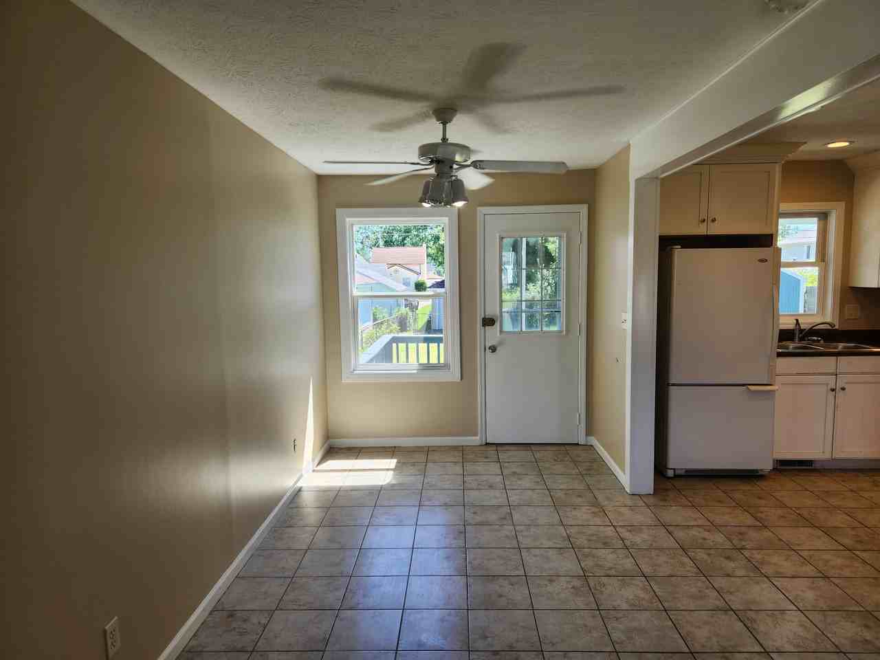 609 Michigan Ave - Photo 7 of 19