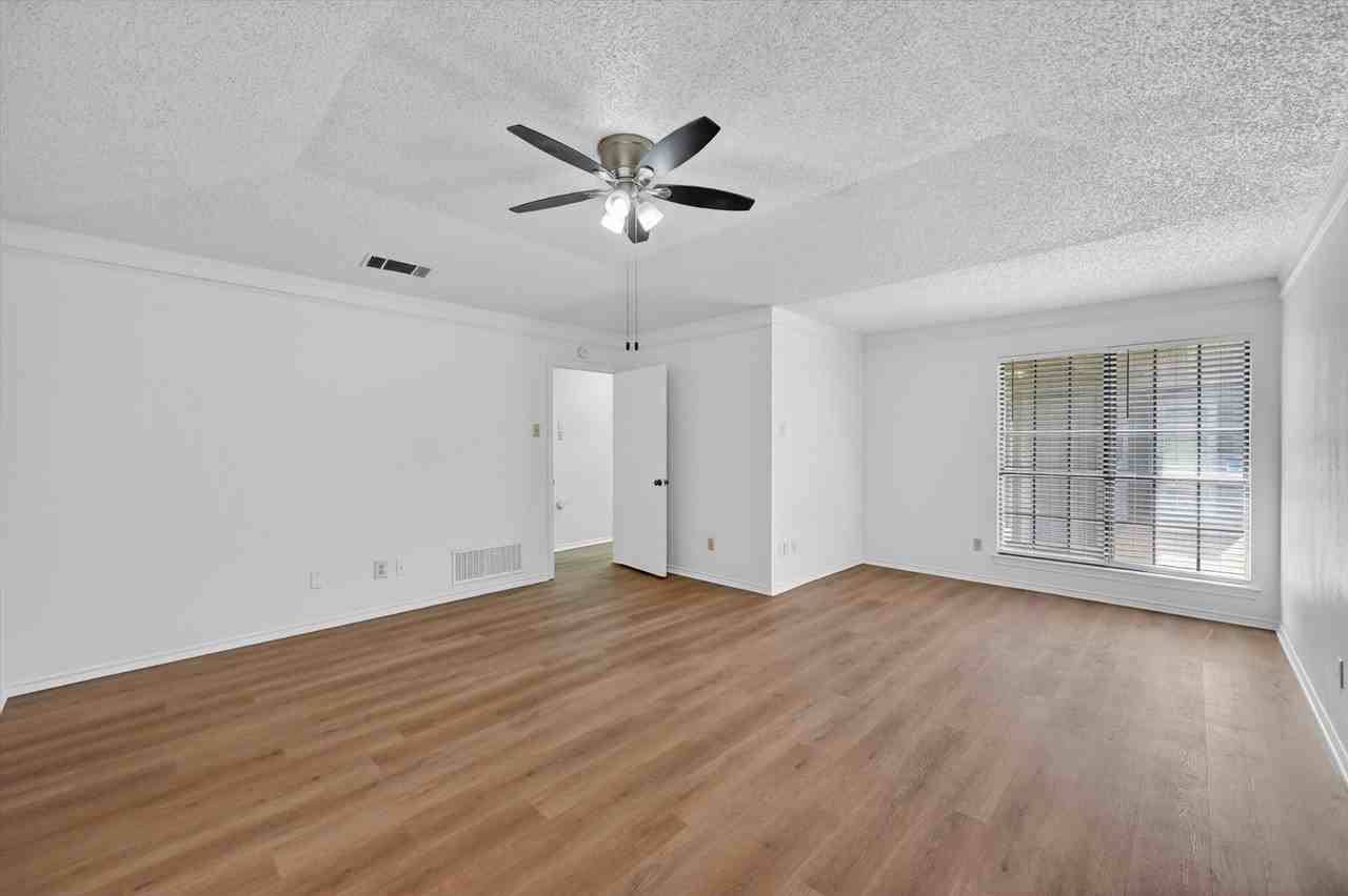 4020 Saint Christopher Ln - Photo 5 of 18
