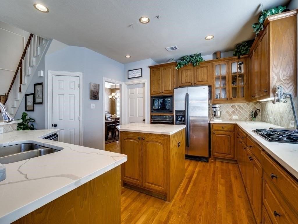 4717 Largo Dr - Photo 2 of 28