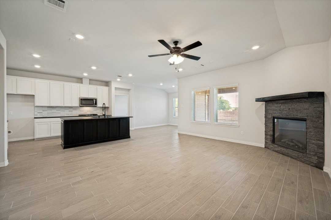 3265 Cross Shore Dr - Photo 2 of 14