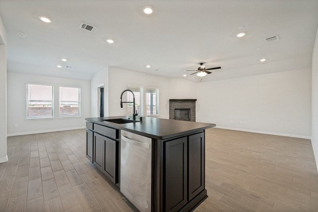 3265 Cross Shore Dr - Photo 5 of 14