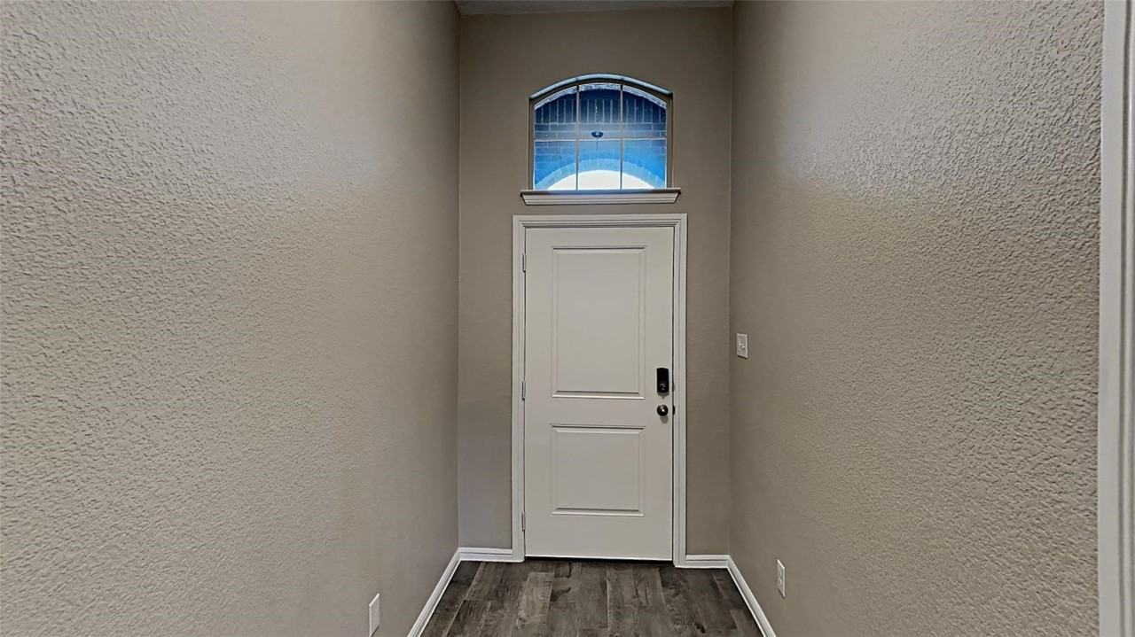 8304 Burma Dr - Photo 5 of 15