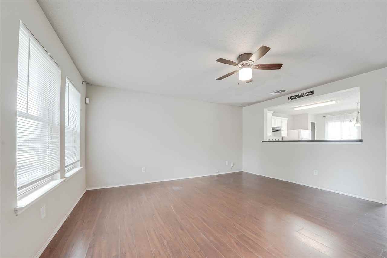 7012 Sorcey Rd - Photo 3 of 11