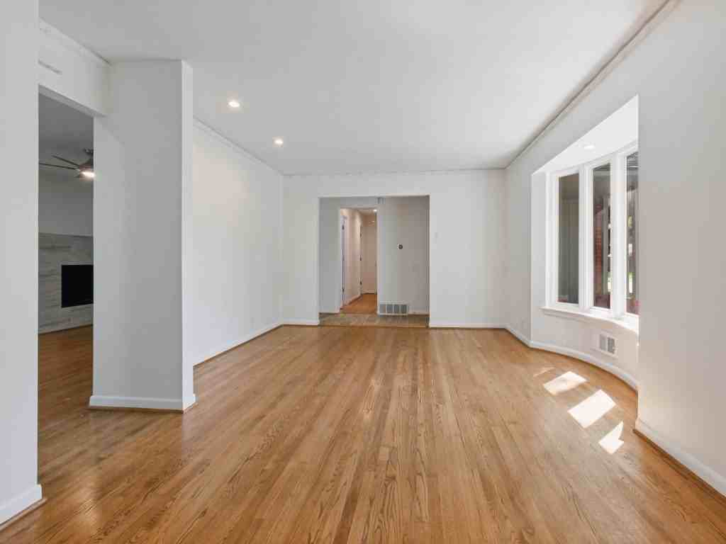 6327 Town Hill Ln - Photo 4 of 25