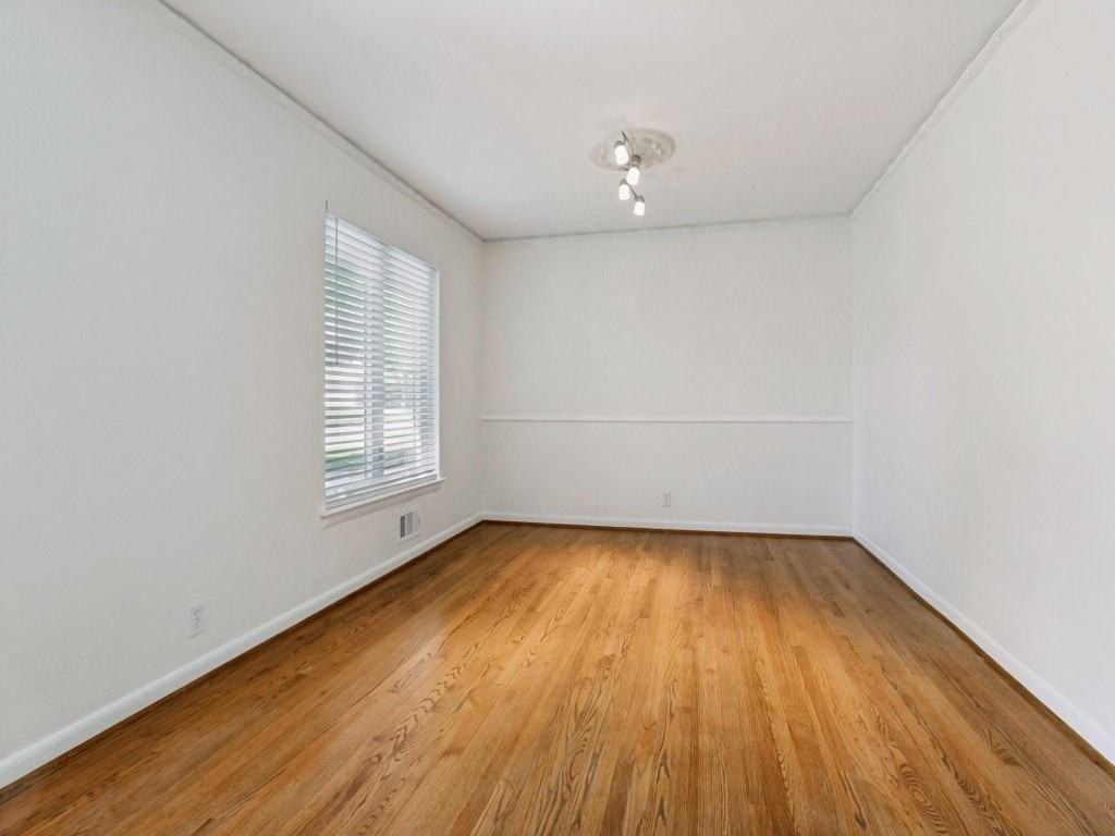 6327 Town Hill Ln - Photo 5 of 25
