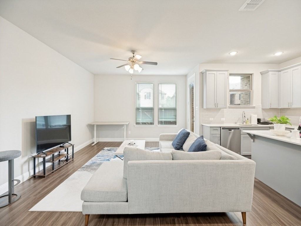 3053 Galveston St - Photo 6 of 23