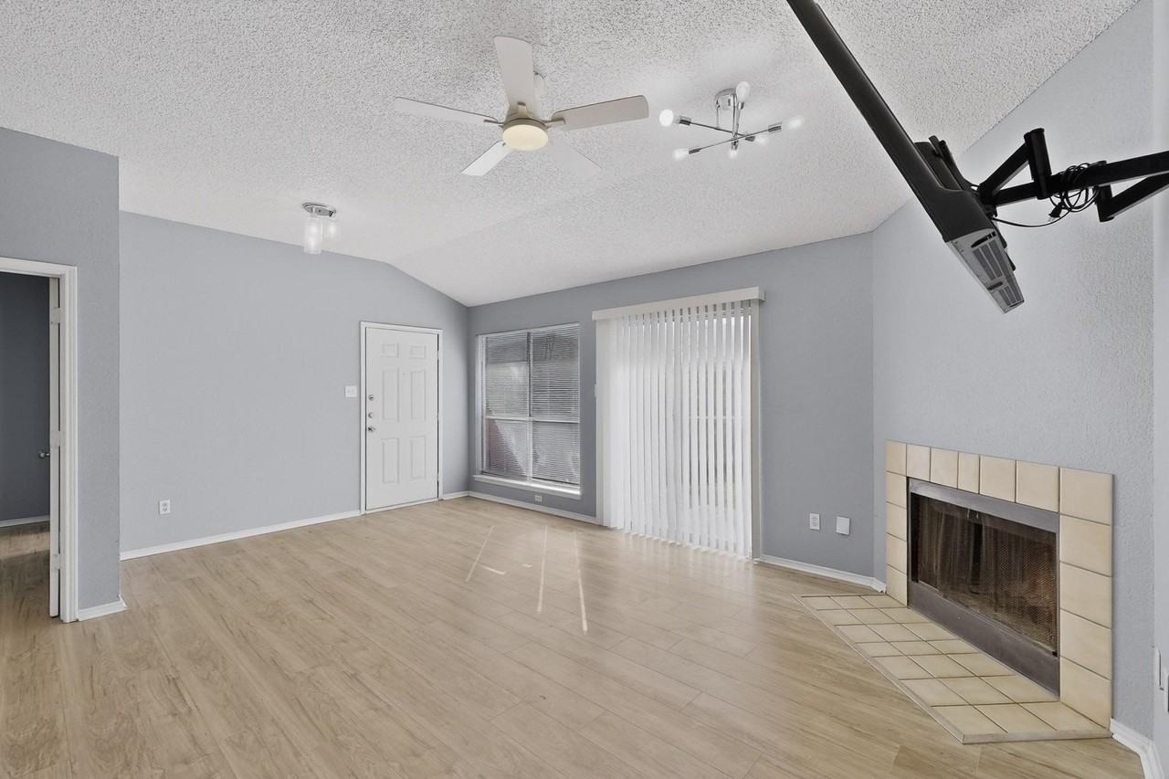 4517 Ebbtide Ct - Photo 5 of 32