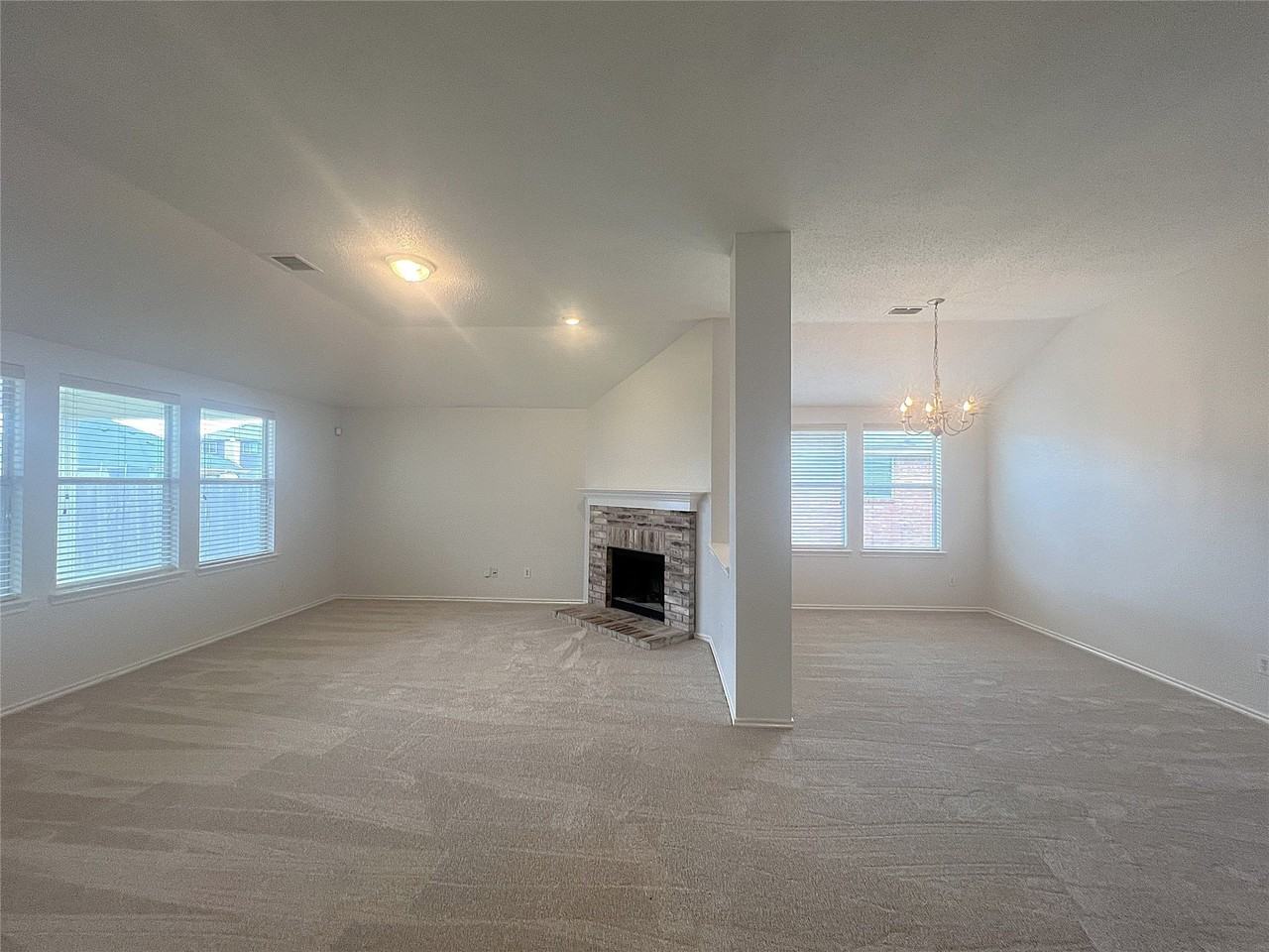 1616 Logan Dr - Photo 5 of 34