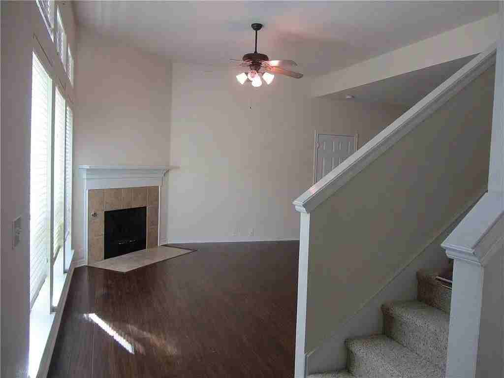 7425 Danbridge Ln - Photo 3 of 10