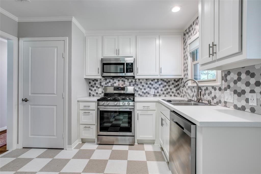 9208 San Fernando Way - Photo 6 of 11