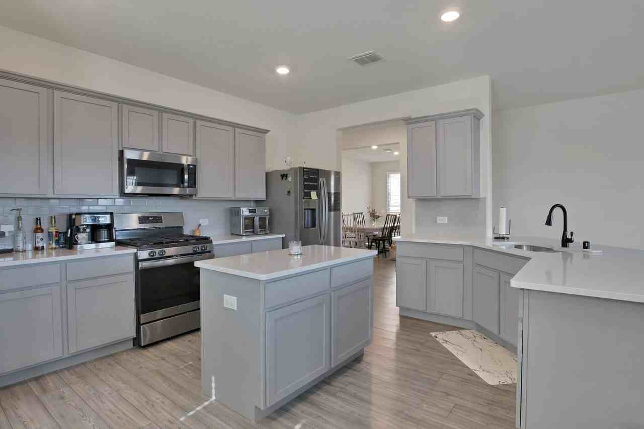 621 Ridgeback Trl - Photo 6 of 22