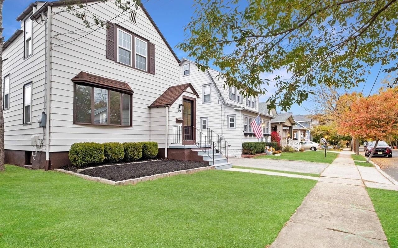 49 E Greenwood Ave - Photo 2 of 35