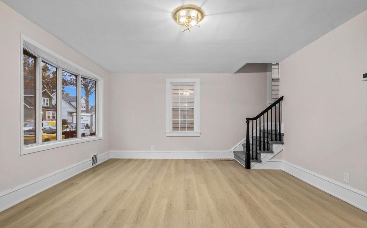 49 E Greenwood Ave - Photo 7 of 35
