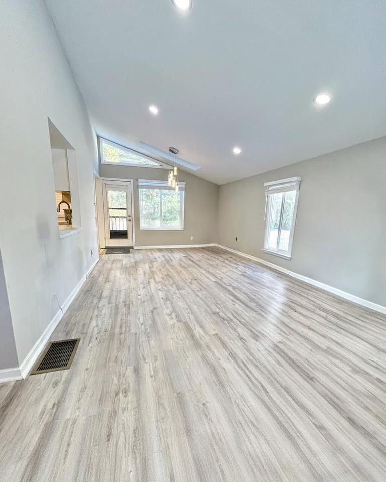 106 Avignon Way - Photo 4 of 22