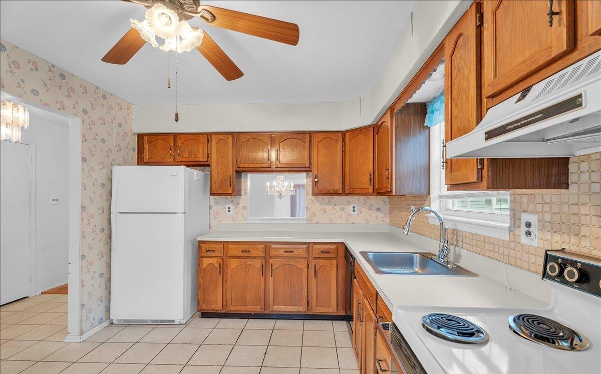 2 Emory Ln - Photo 2 of 29
