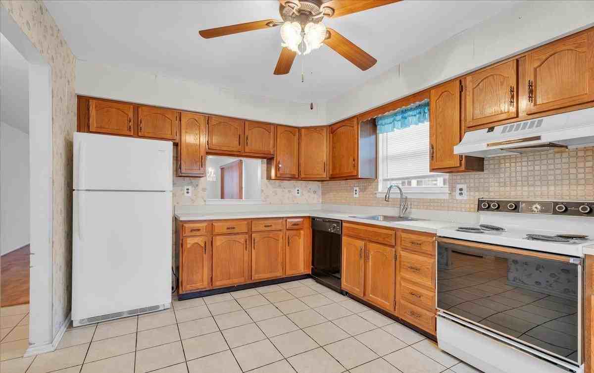 2 Emory Ln - Photo 4 of 29