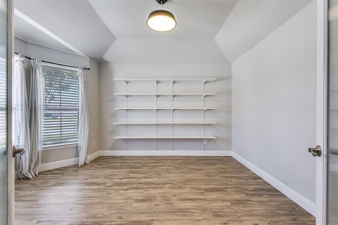3725 Holley Ridge Way - Photo 5 of 25