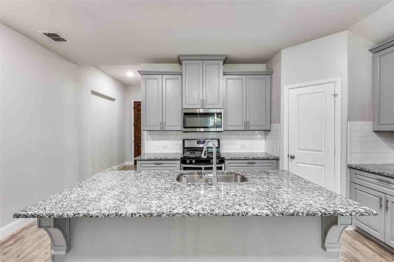3725 Holley Ridge Way - Photo 7 of 25