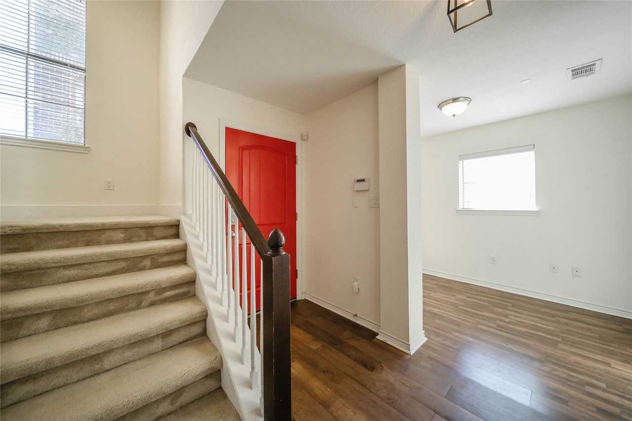 2002 Azure Pointe - Photo 3 of 29