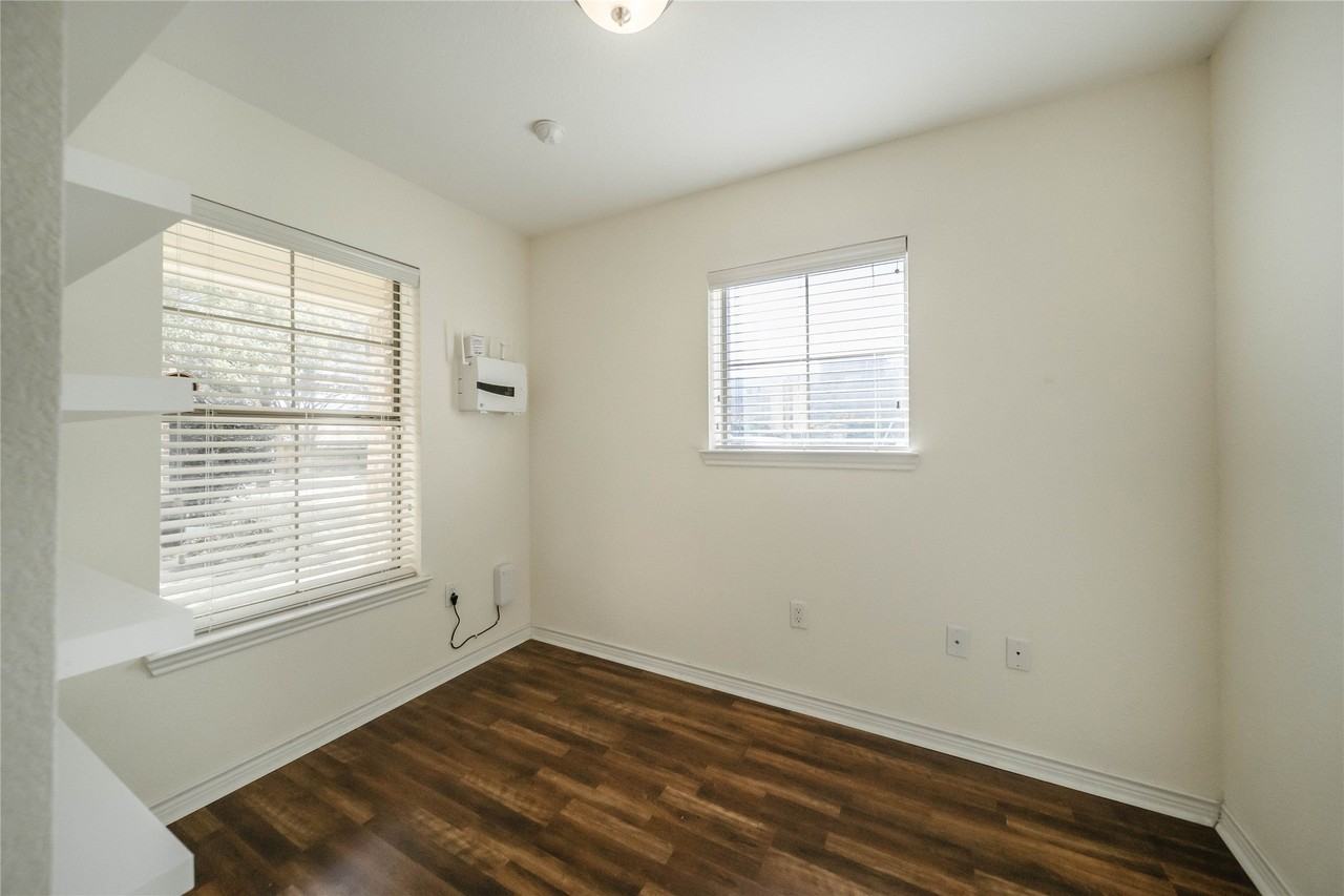 2002 Azure Pointe - Photo 4 of 29