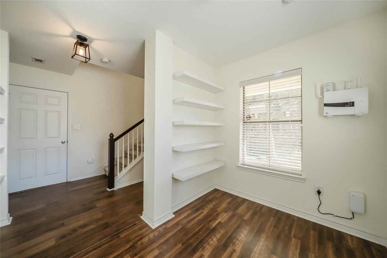 2002 Azure Pointe - Photo 5 of 29