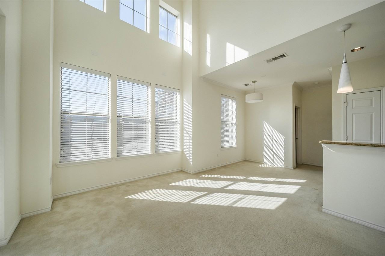 2002 Azure Pointe - Photo 7 of 29
