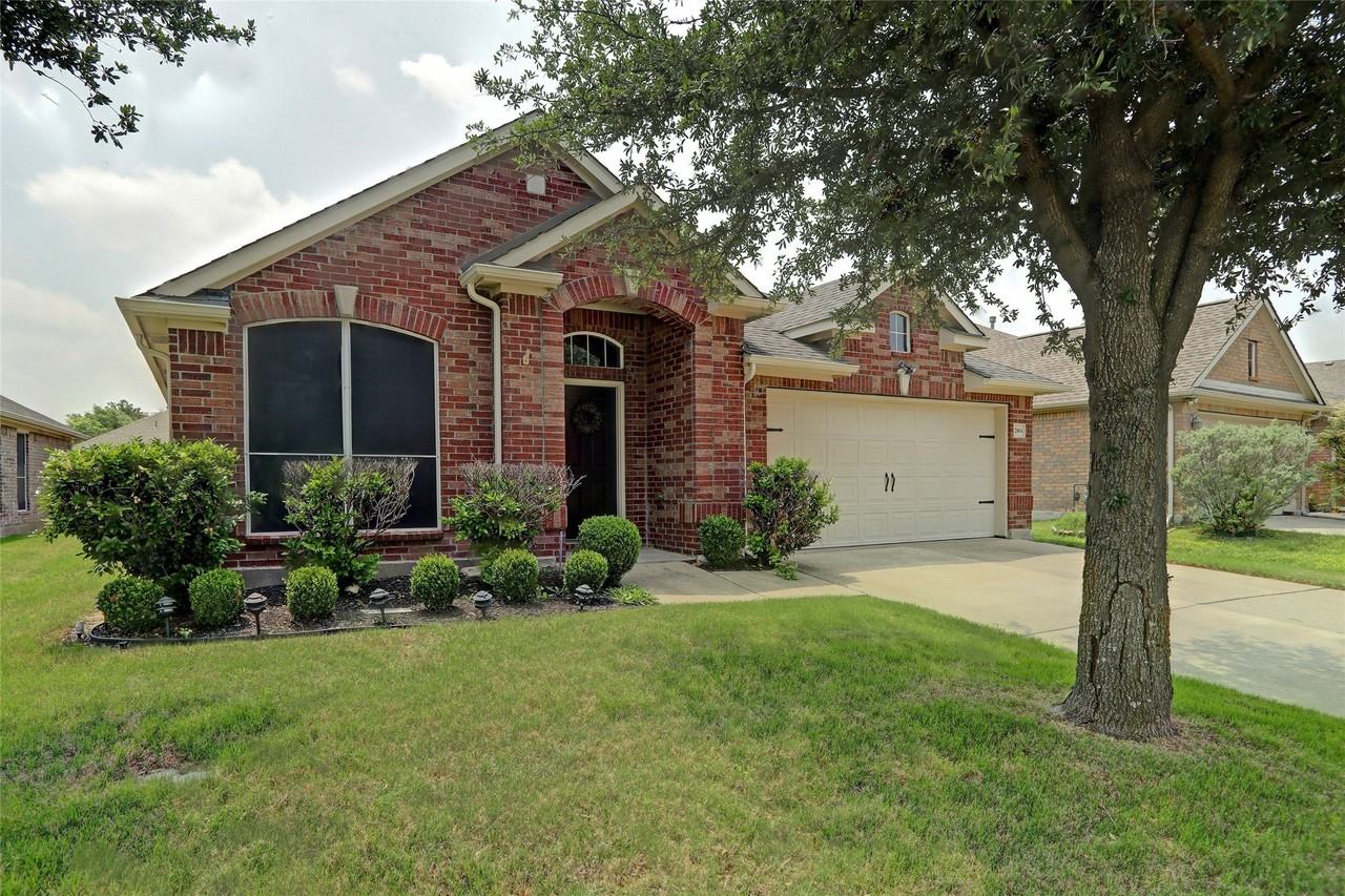 2804 Cascade Cove Dr - Photo 3 of 26