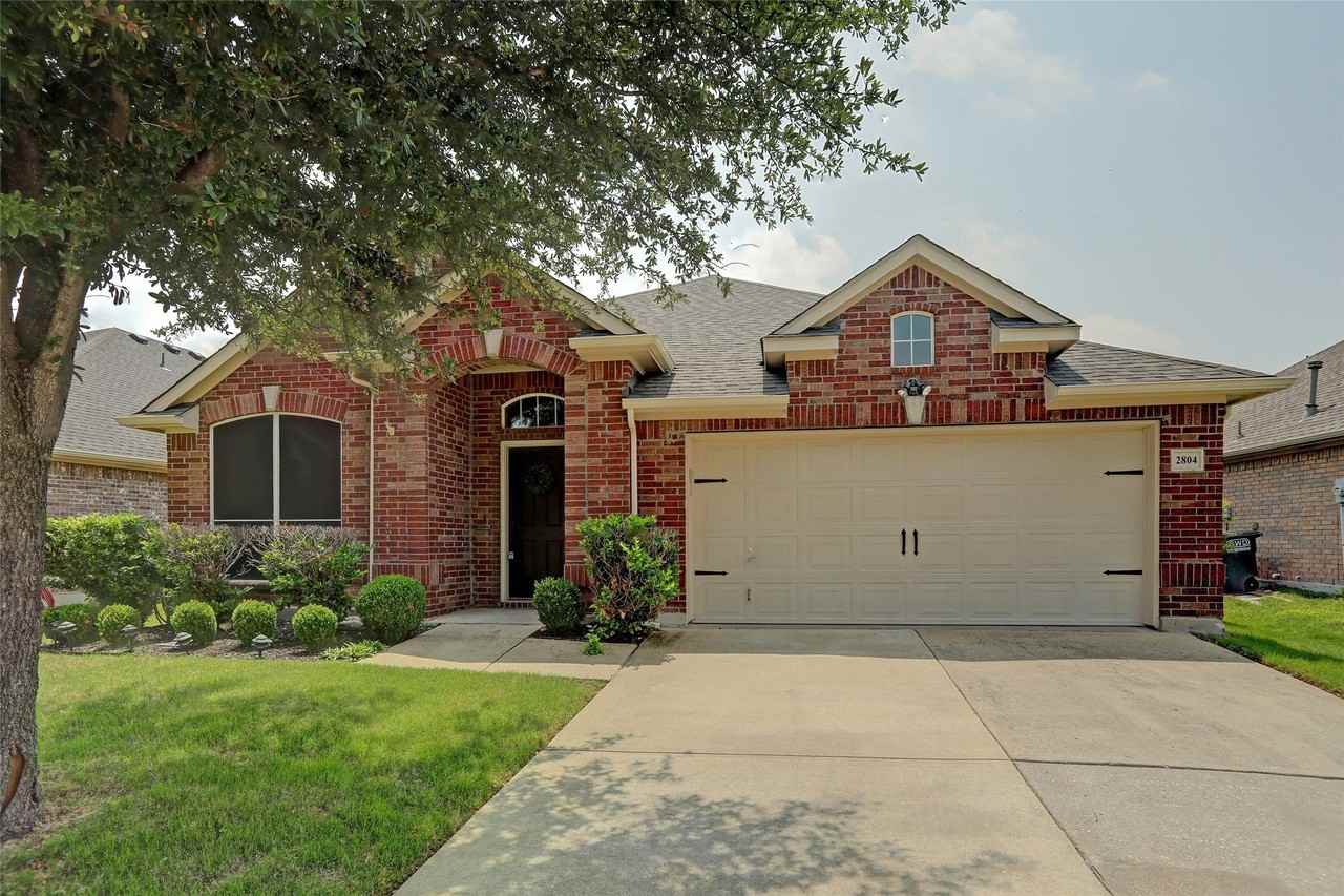 2804 Cascade Cove Dr - Photo 4 of 26