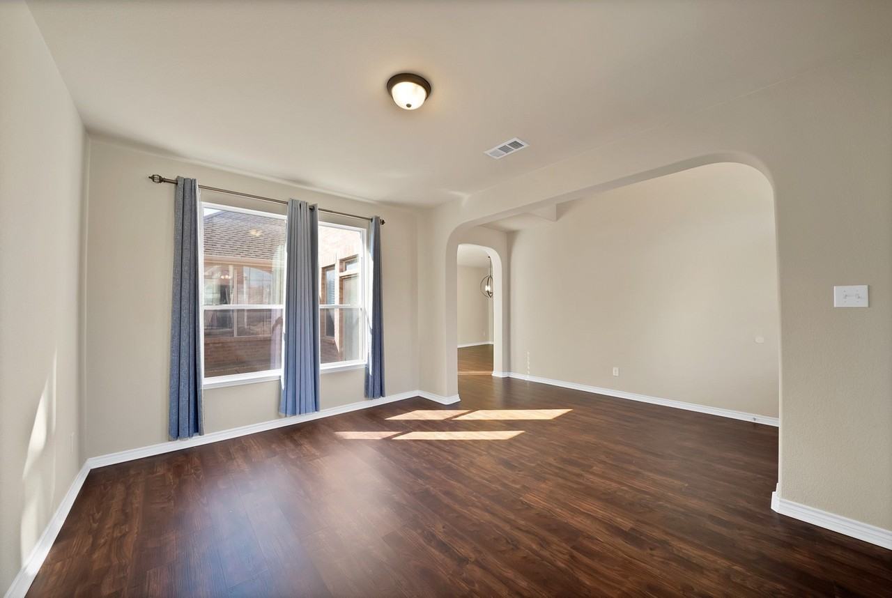 2316 Cup Dr - Photo 3 of 29