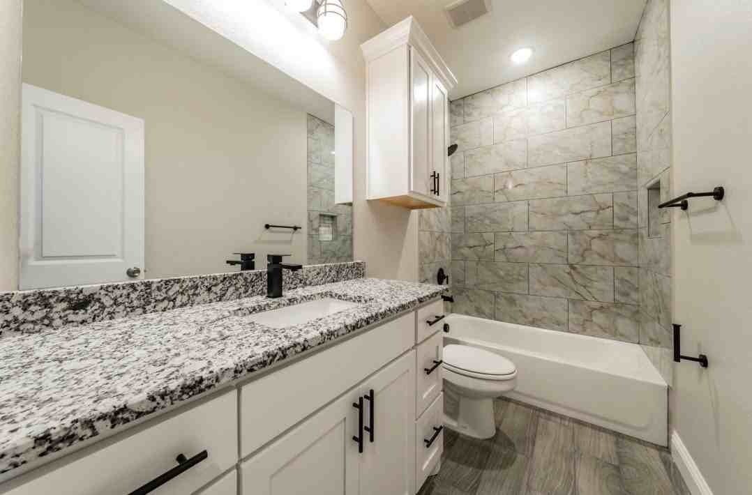 2125 Beaumont St - Photo 4 of 7