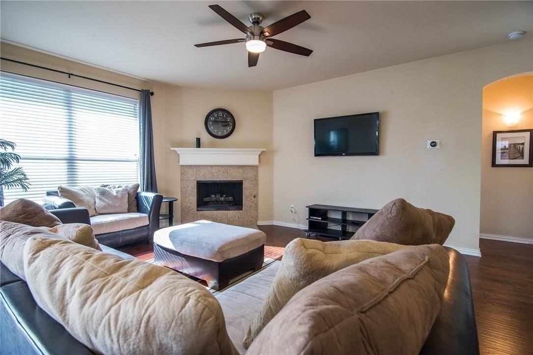 1412 Kittyhawk Dr - Photo 3 of 28