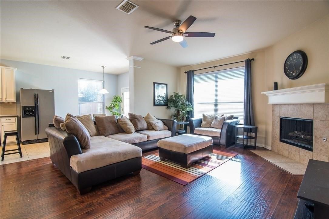 1412 Kittyhawk Dr - Photo 4 of 28