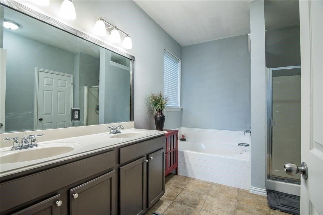 1412 Kittyhawk Dr - Photo 7 of 28