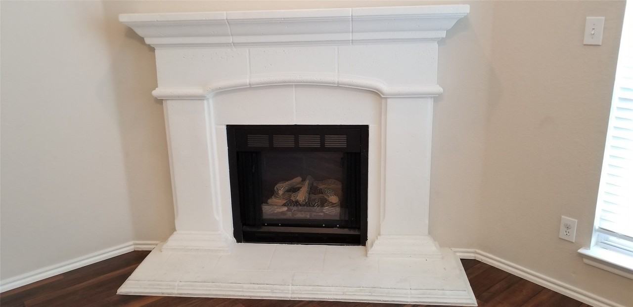 2036 El Camino Dr - Photo 6 of 21