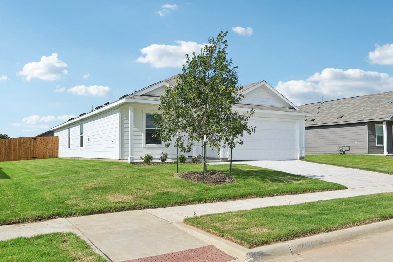 1629 Lercara Ln - Photo 4 of 40