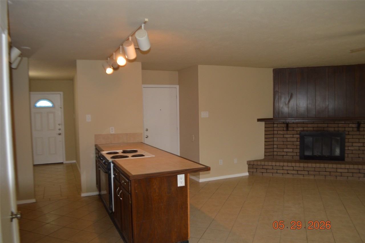5225 Worley Dr - Photo 4 of 8