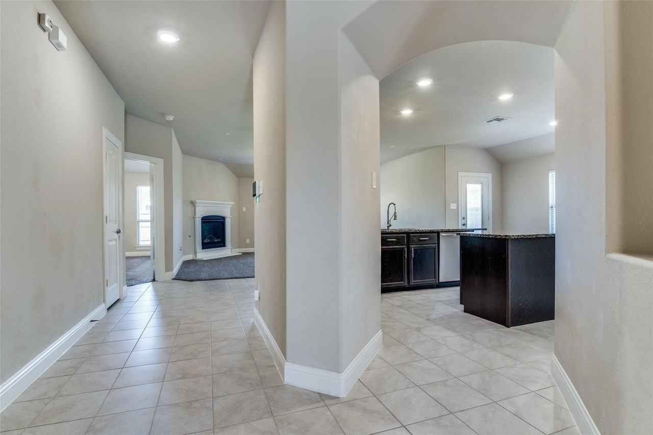 16308 Harwood Dr - Photo 3 of 25