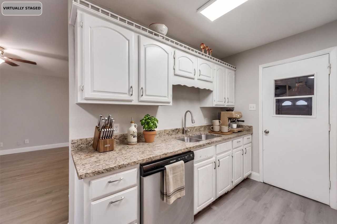 6013 Barry Dr - Photo 4 of 18