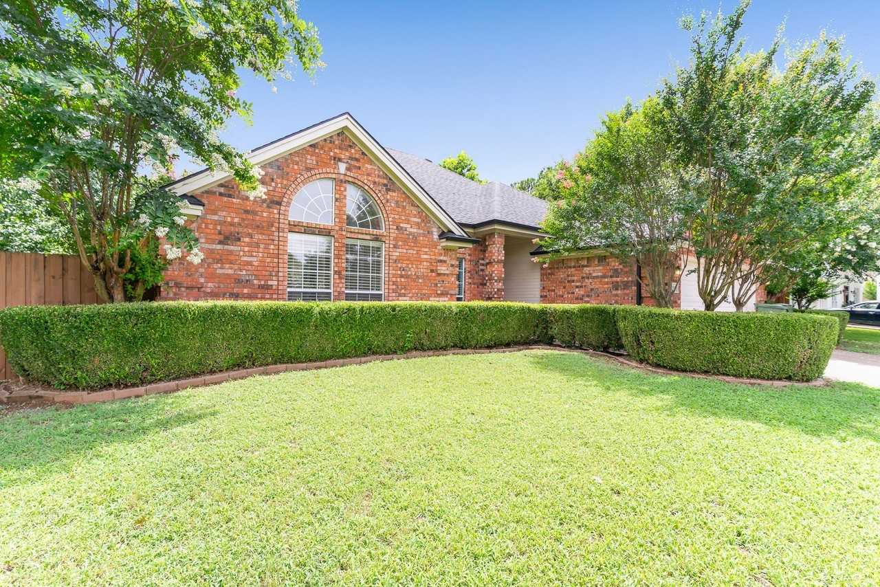 1399 Flamingo Cir - Photo 3 of 24