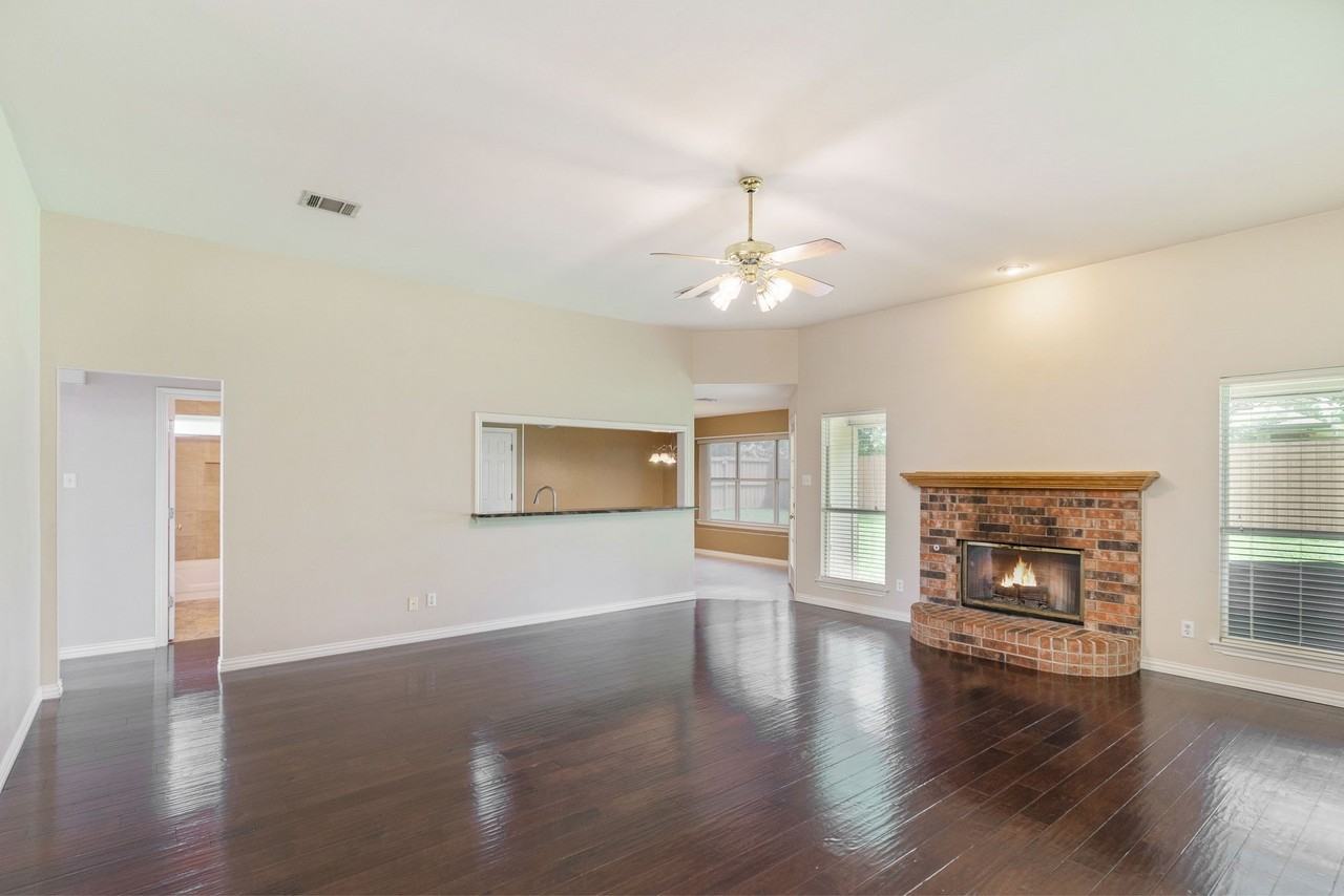 1399 Flamingo Cir - Photo 6 of 24