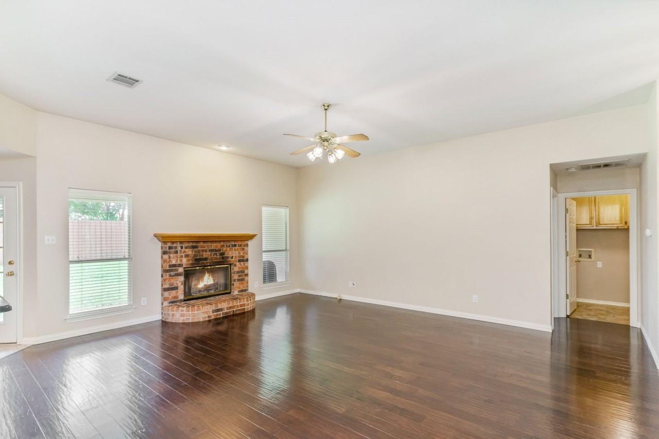 1399 Flamingo Cir - Photo 7 of 24