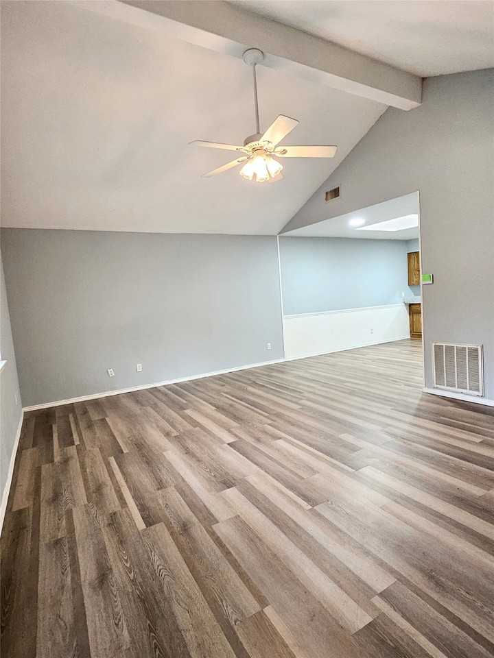 1124 Kathy Ln - Photo 7 of 30