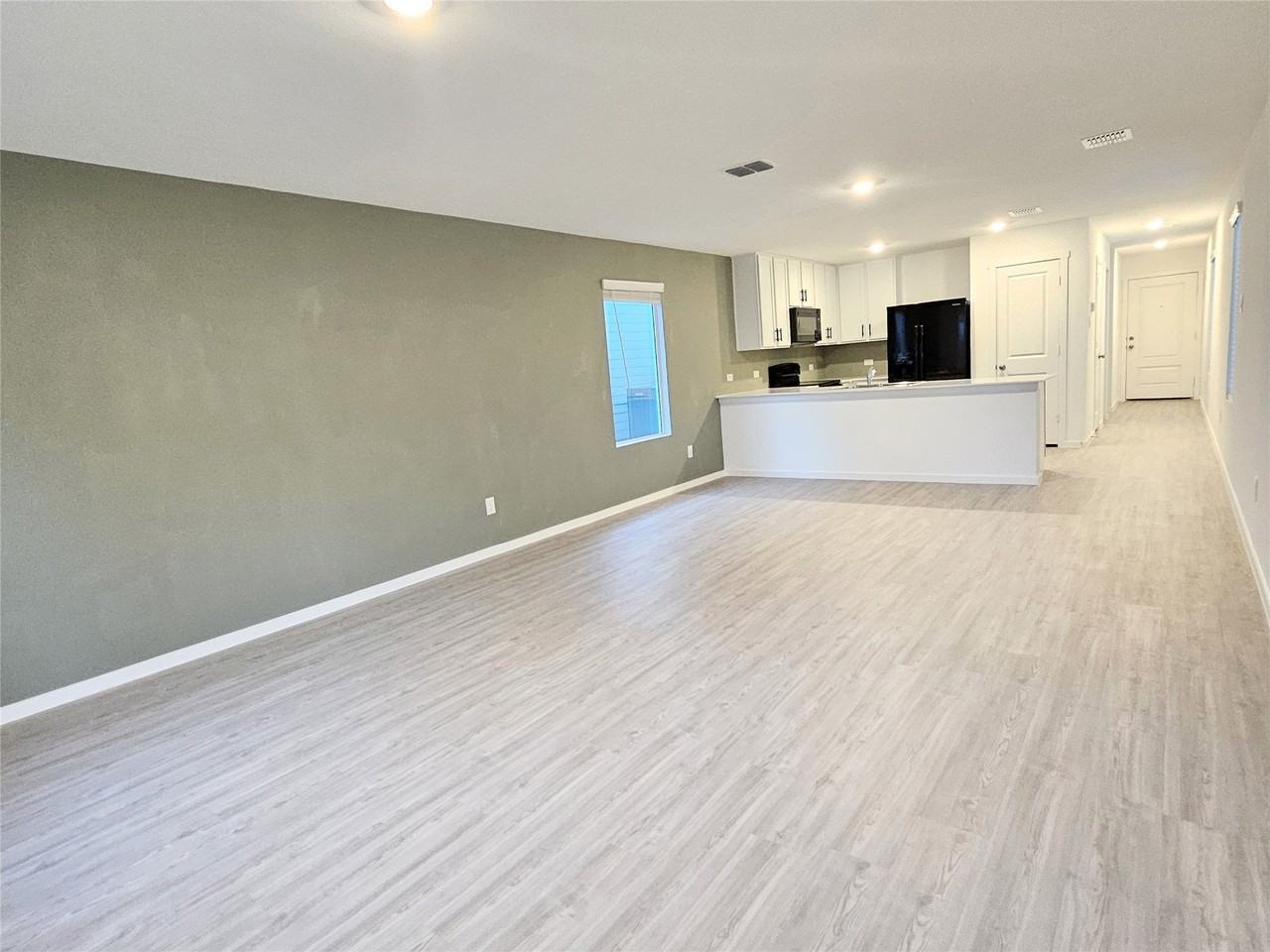 919 Blue Heron Dr - Photo 2 of 34