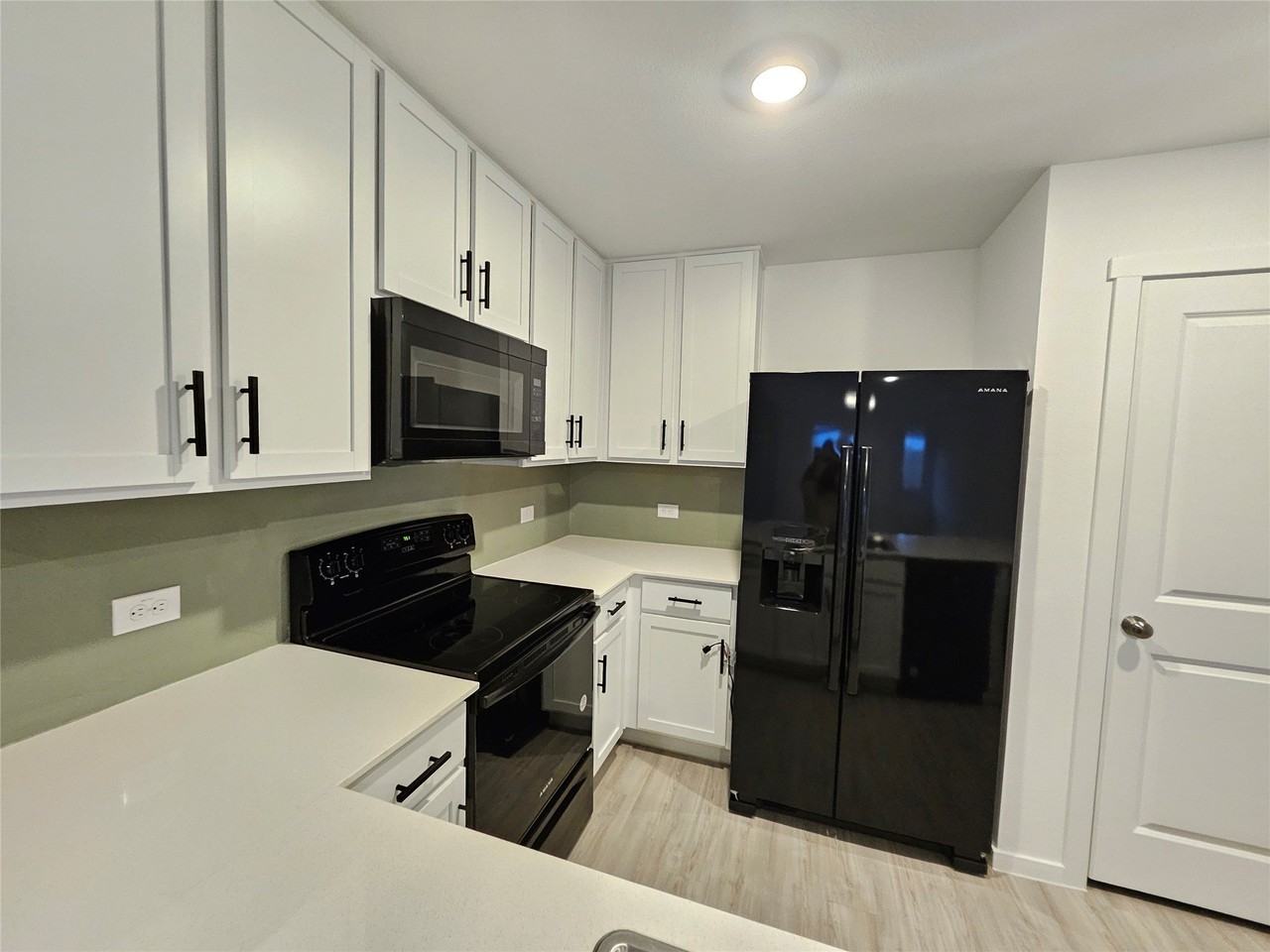 919 Blue Heron Dr - Photo 6 of 34