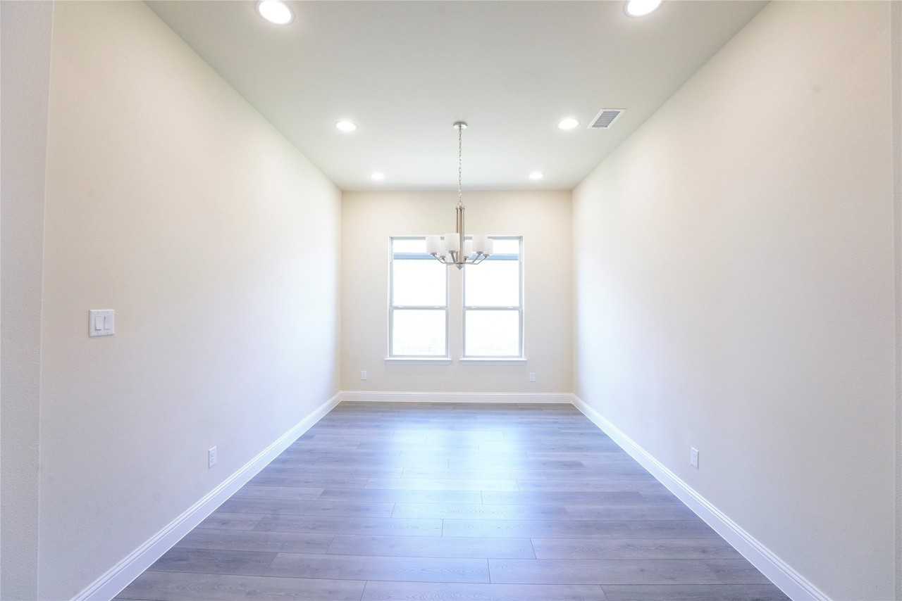 3208 Morris Ln - Photo 4 of 40