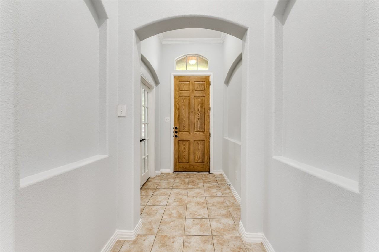 16420 White Rock Blvd - Photo 5 of 26