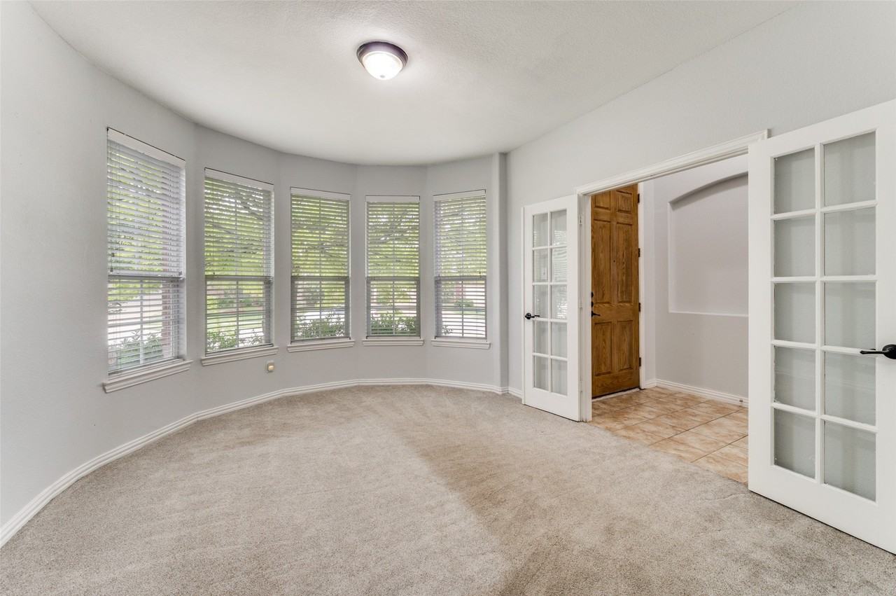 16420 White Rock Blvd - Photo 6 of 26